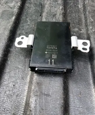 Lexus IS III XE30 Gateway control module 8910030231 50135617