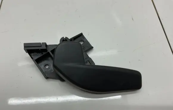 Skoda Octavia Mk3 (5E) Engine bonnet (hood) release handle 6R1823633