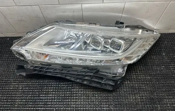 Honda Odyssey Headlight/headlamp 10018075