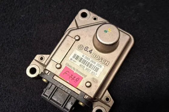 Audi A6 S6 C5 4B ESP acceleration yaw rate sensor 4D0907657