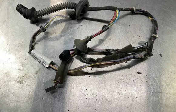 Volvo V70 Rear door wiring loom 8645683 8645683004