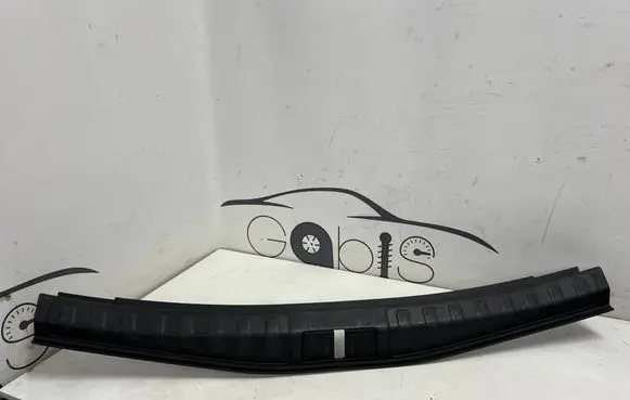 Trunk/boot sill cover protection
