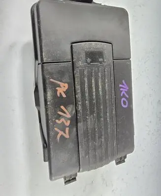 Skoda Octavia Mk2 (1Z) Battery box tray cover/lid 1K0915443A