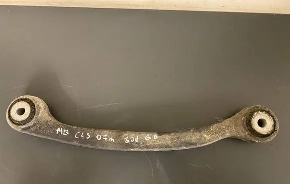 Mercedes-Benz CLS C219 Rear control arm R2303521805