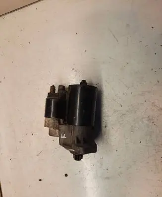 Volkswagen Golf IV Starter motor 0001121006
