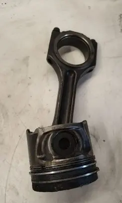 Piston with connecting rod