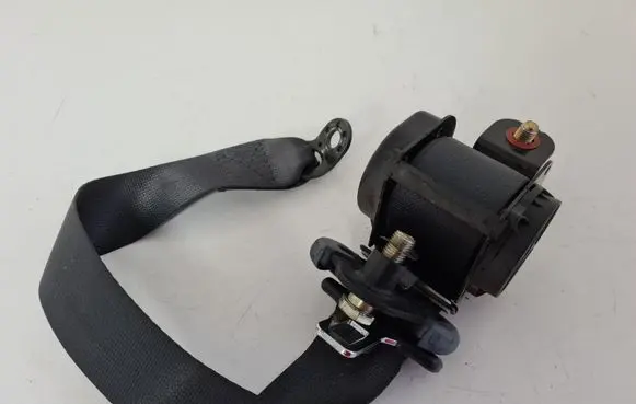 Hyundai Tucson JM Rear seatbelt 898102E001