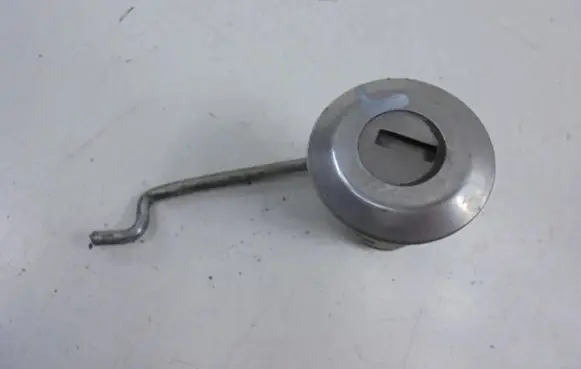 Mercedes-Benz C W205 Front door lock (next to the handle) 