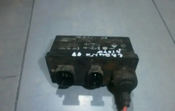 Renault Laguna I Glow plug pre-heat relay