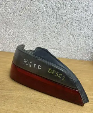 Peugeot 406 Rear/tail lights D8563
