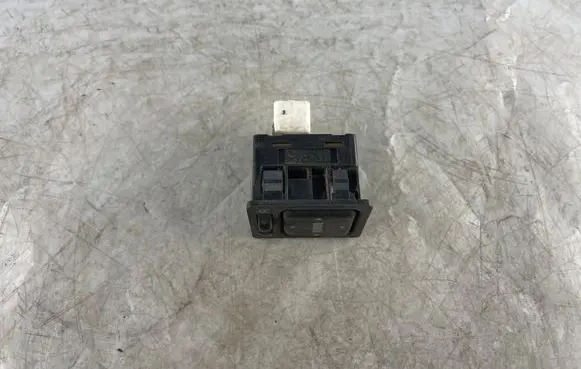 Wing mirror switch