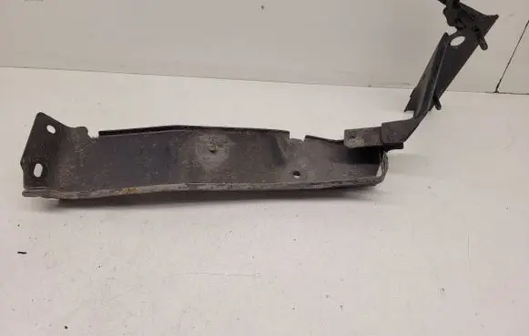 Audi A4 S4 B8 8K Fender mounting bracket 8K0821136M