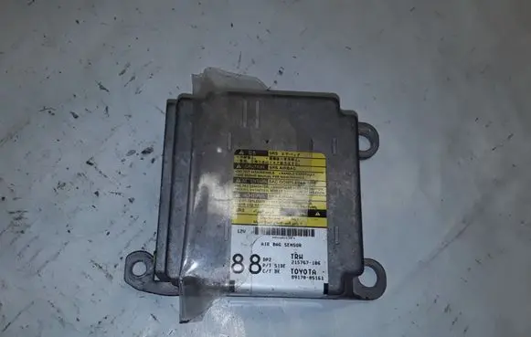 Toyota Avensis T250 Airbag control unit/module 215767106 8917005161