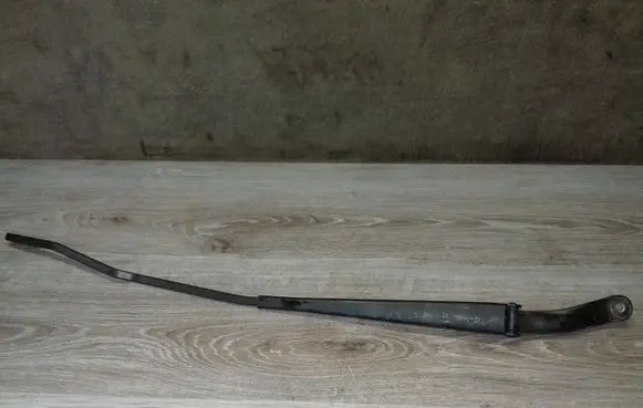 Volvo V70 Front wiper blade arm 8624246 8624269