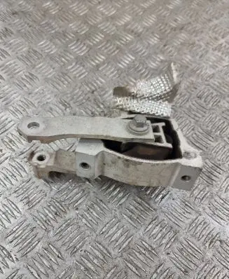 Land Rover Evoque II Engine mount bracket K8D26H051AA