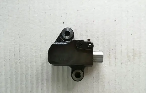 Dacia Duster Timing belt/chain tensioner 130705365R