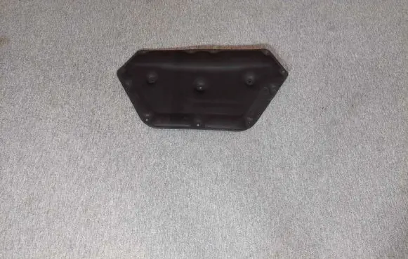 Engine bonnet/hood sound/heat insulation
