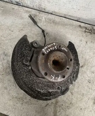 BMW 1 E81 E87 Front wheel hub