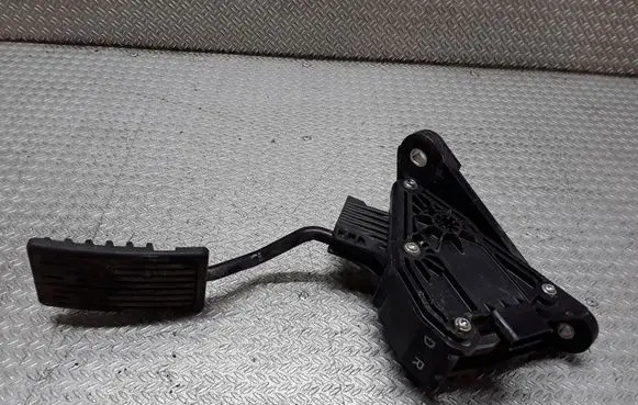 Honda CR-V Accelerator throttle pedal JM14B
