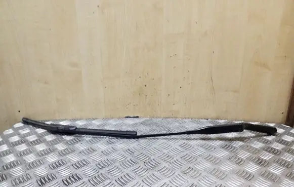 Front wiper blade arm