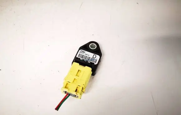 Toyota Corolla Verso AR10 Airbag deployment crash/impact sensor 898310W010