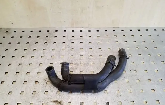 Volkswagen PASSAT B6 Engine coolant pipe/hose