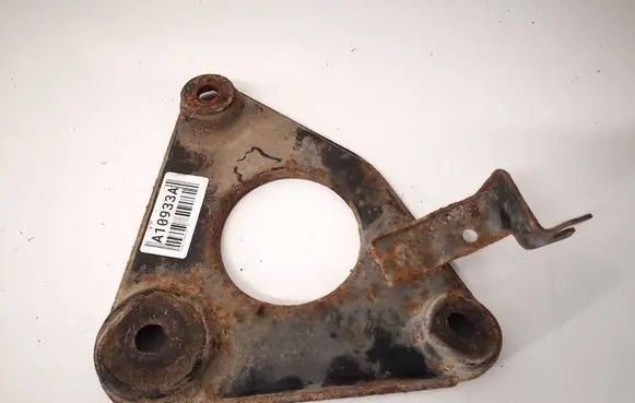 Nissan Primera Engine mounting bracket 