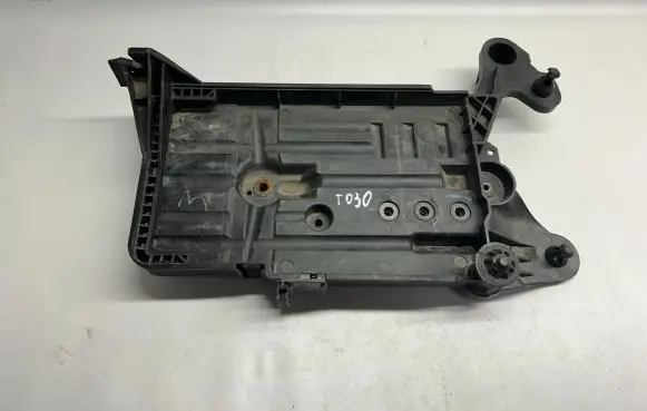 Volkswagen Jetta VII Battery box tray 5Q0915331K 5Q0915331