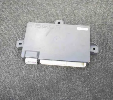 Tesla Model X Door control unit/module 104549010F