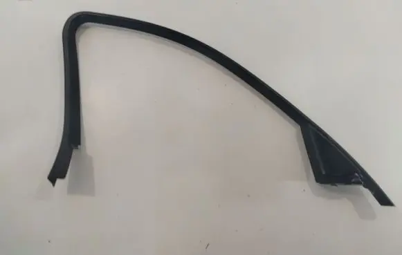 BMW 3 E90 E91 Front door window/glass frame 7060205