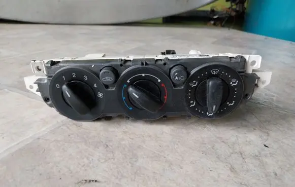 Ford Focus Climate control unit 3M5T19980AD