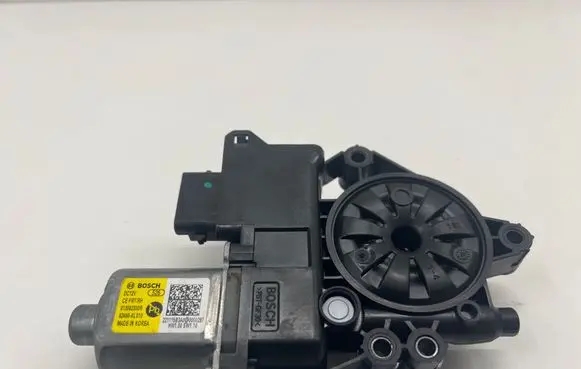 Hyundai IONIQ 6 Front door window regulator motor 82460KL010