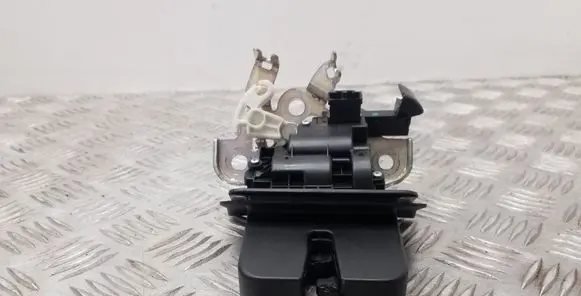Loading door lock