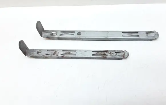 Volvo XC90 Headlight/headlamp mounting bracket 8637181 8637182