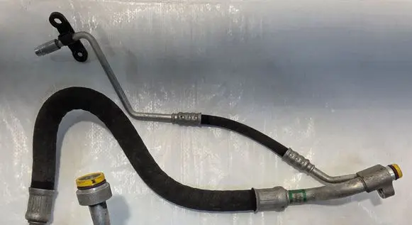 BMW 1 E81 E87 Air conditioning (A/C) pipe/hose 698930904