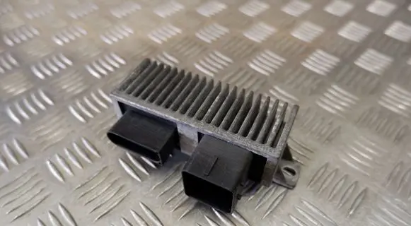 Nissan Qashqai Glow plug pre-heat relay 8200558438