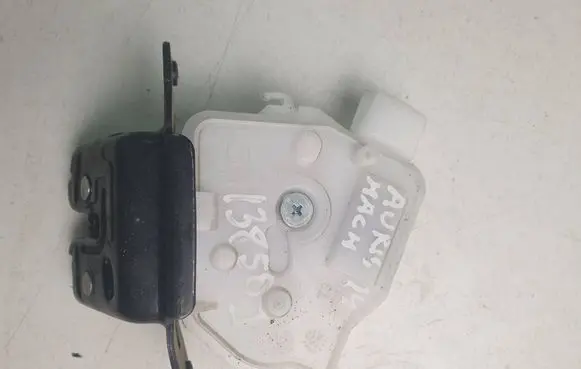 Toyota Auris E180 Loading door lock 