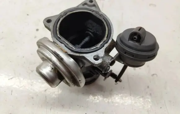 Volvo S40, V40 Engine shut-off valve 195517015 737240 7372D