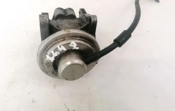 Skoda Octavia Mk2 (1Z) EGR valve 038129637D