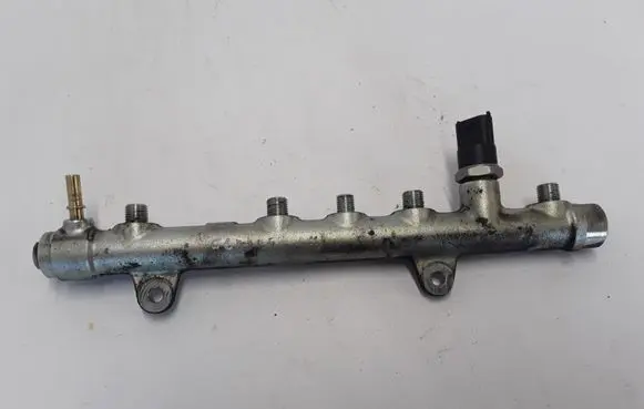 Renault Scenic II - Grand scenic II Fuel main line pipe