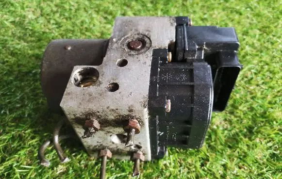 Mitsubishi Carisma ABS Pump 0273004225 863281 0265216464