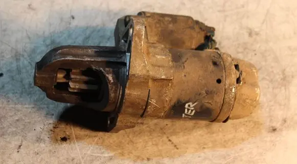 Subaru Forester SG Starter motor M000T30471