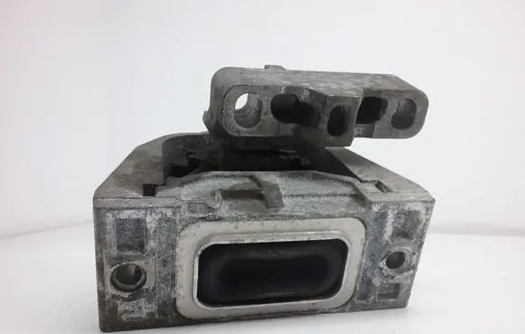 Volkswagen New Beetle Engine mount bracket 1J0199262