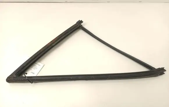 Mercedes-Benz S W126 Rubber seal rear door window/glass 