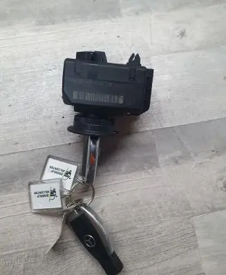 Mercedes-Benz C W204 Ignition lock A2079057101 33003221 8074490531806136