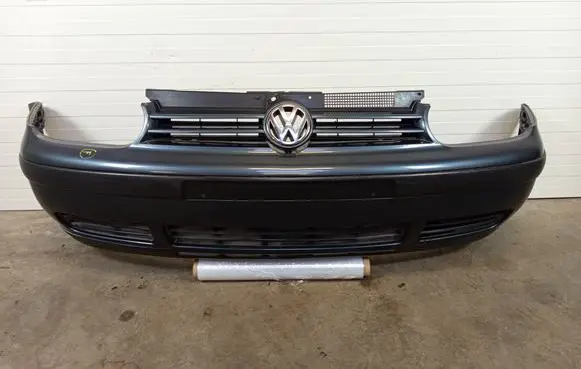 Volkswagen Golf IV Front bumper 