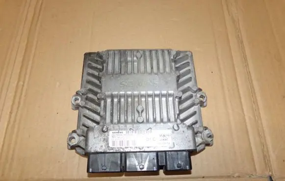 Volvo V50 Engine control unit/module 30729518