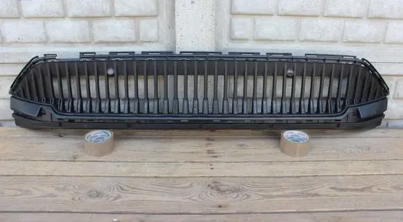 Skoda Enyaq iV Front bumper lower grill 5LA853677B
