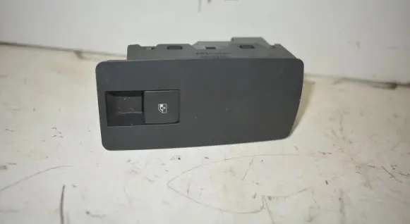 Opel Insignia A Electric window control switch 13222229