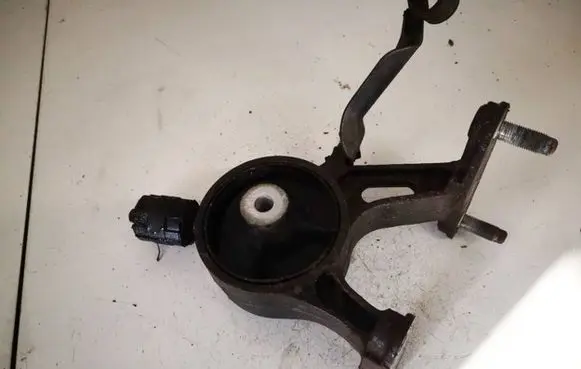 Toyota Verso Engine mount bracket av91687 av-91687
